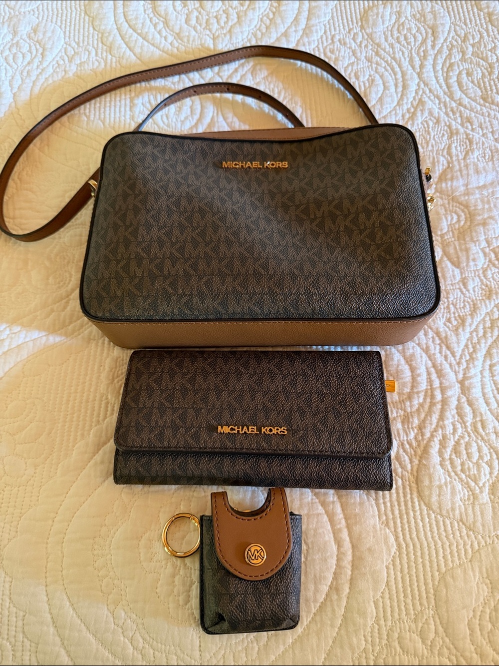 Michael Kors Brown and Gold Logo bag - Picture 2 of 13